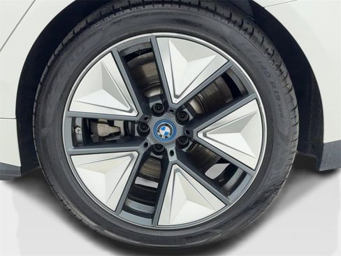Used 2022 BMW i4 eDrive40 image 55