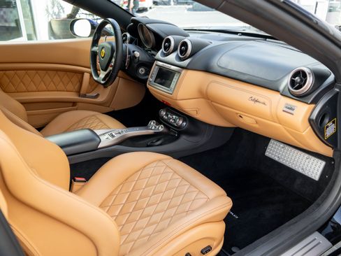 Used 2011 Ferrari California RWD image 26