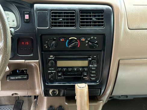 Used 2004 Toyota Tacoma PreRunner RWD image 18