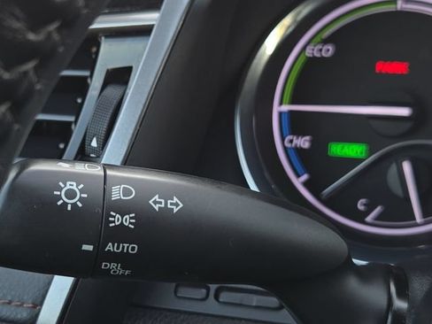 Used 2020 Toyota Camry XLE w/ Sunroof Package FWD image 29