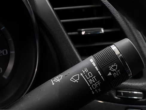 Used 2016 Chevrolet Impala LTZ image 16