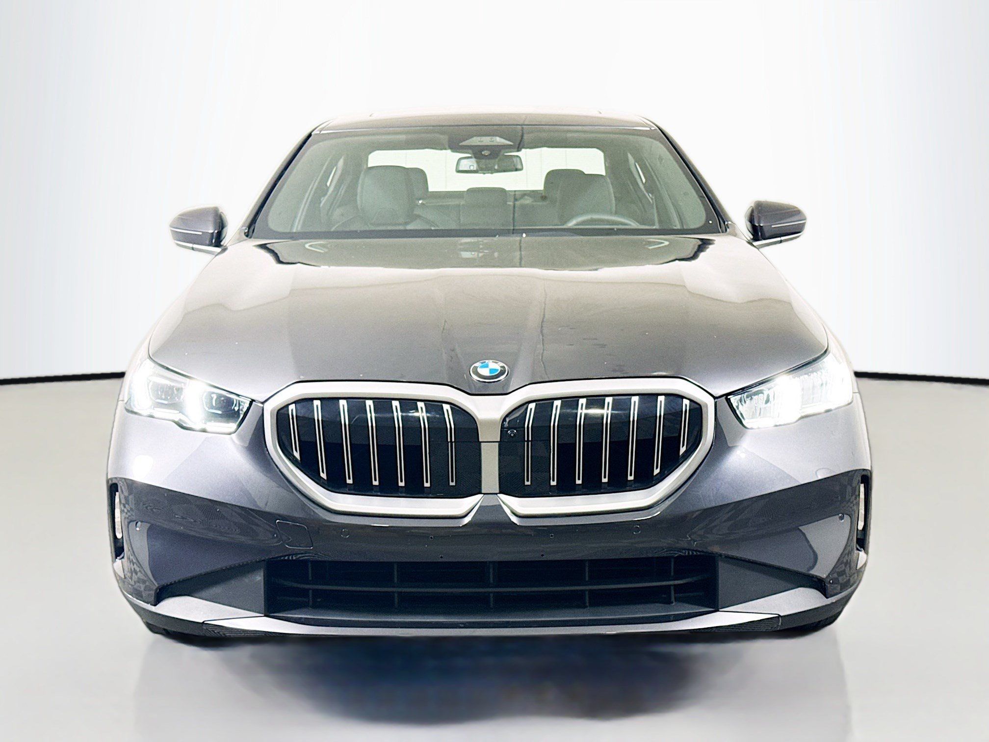 Used 2026 BMW 530i RWD image 2