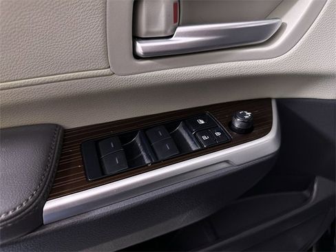 Used 2024 Toyota Sienna XLE image 24