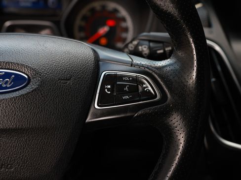 Used 2017 Ford Focus ST image 33