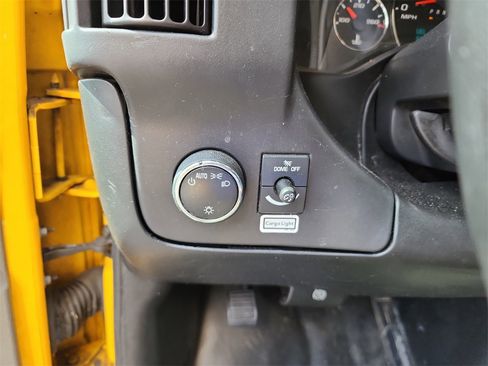 Used 2018 GMC Savana 3500 Extended w/ Driver Convenience Package image 19