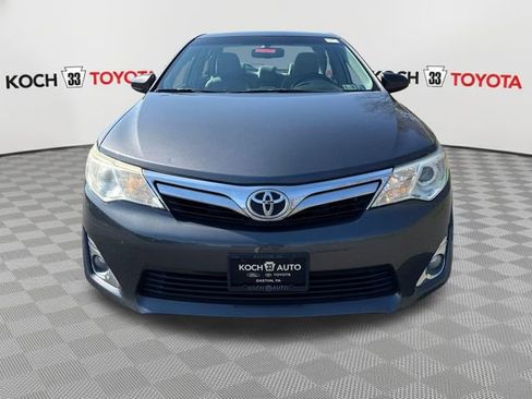 Used 2014 Toyota Camry XLE image 2