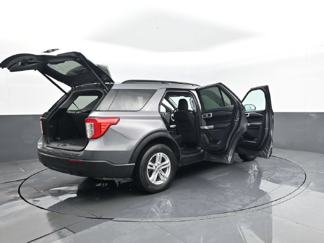 Used 2022 Ford Explorer XLT AWD/4WD image 30