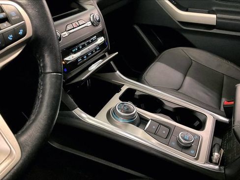 Used 2020 Ford Explorer Limited AWD/4WD image 16