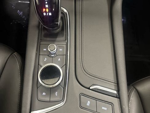 Used 2025 Cadillac XT5 Premium Luxury AWD/4WD image 31