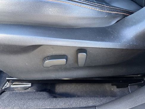 Used 2020 Subaru Crosstrek 2.0i Limited w/ Popular Package #4 image 11