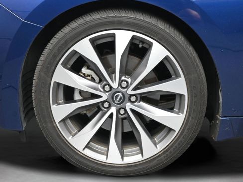 Used 2023 Nissan Maxima Platinum w/ Sport Mat Group image 38