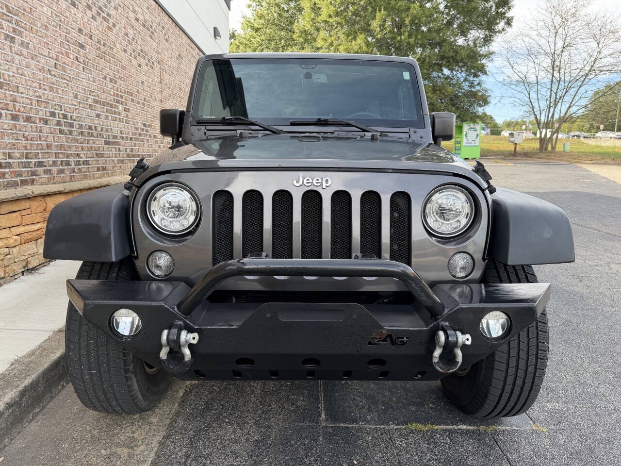 Used 2017 Jeep Wrangler Unlimited Rubicon w/ Cold Weather Group AWD/4WD image 5