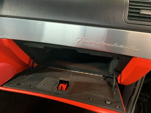 Used 2004 Ford Thunderbird image 33