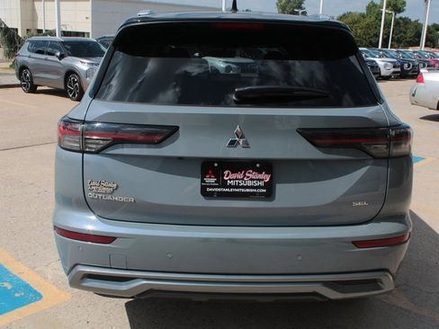 New 2025 Mitsubishi Outlander SEL image 10
