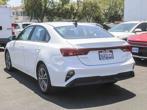 Certified 2023 Kia Forte LXS FWD image 8