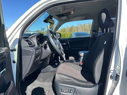 Used 2022 Toyota 4Runner TRD Off-Road image 14