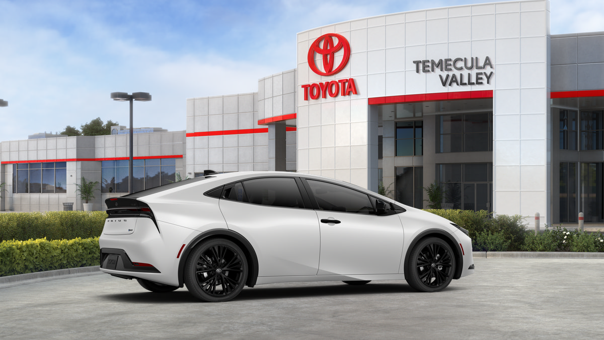 New 2027 Toyota Prius FWD image 13