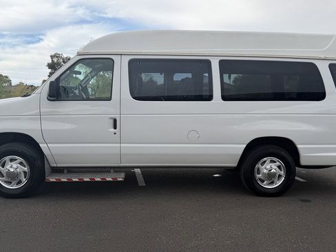 Used 2013 Ford E-250 and Econoline 250 Extended w/ PWR Group image 2