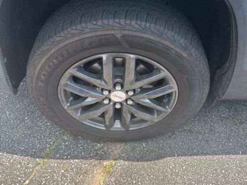 Used 2018 GMC Acadia SLT FWD image 15