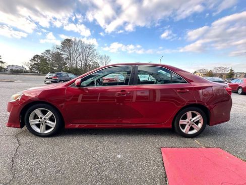Used 2014 Toyota Camry SE w/ Fleet Convenience Package image 7