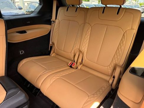 Used 2021 Jeep Grand Cherokee L Summit w/ Luxury Tech Group V AWD/4WD image 13