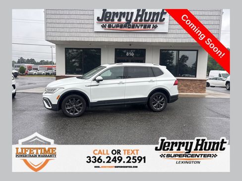 Used 2022 Volkswagen Tiguan SE w/ Panoramic Sunroof Package AWD/4WD image 1