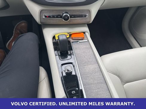 Certified 2024 Volvo XC90 B6 Plus w/ Protection Package Premier image 28