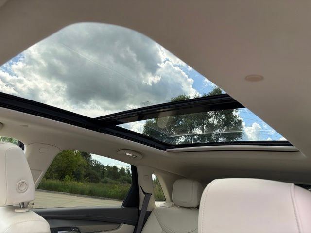 Used 2020 Cadillac XT5 Premium Luxury w/ LPO, Floor Liner Package AWD/4WD image 31