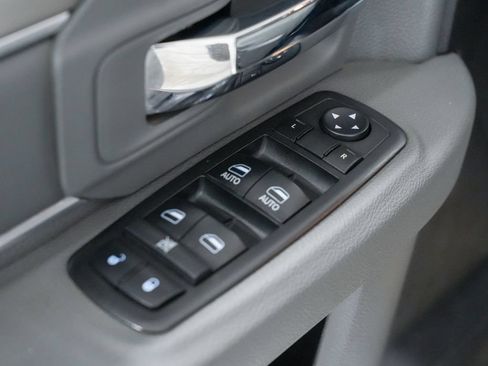 Used 2018 RAM 2500 SLT AWD/4WD image 28