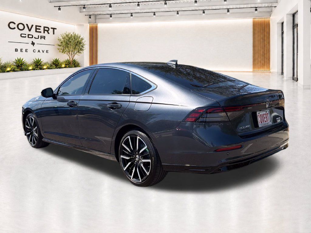Used 2025 Honda Accord Touring image 7