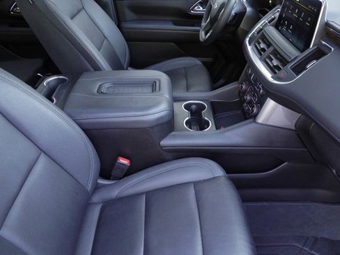 Used 2023 Chevrolet Tahoe Z71 w/ Luxury Package AWD/4WD image 12