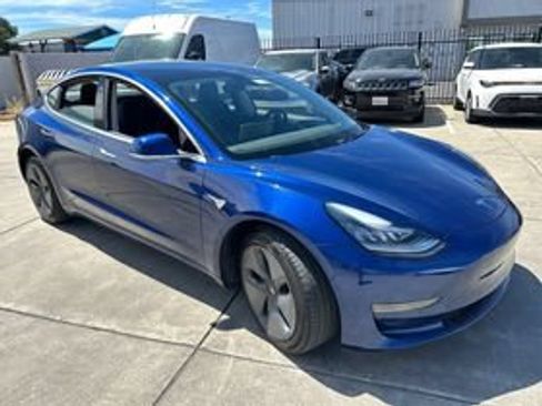 Used 2019 Tesla Model 3 Mid Range RWD image 3
