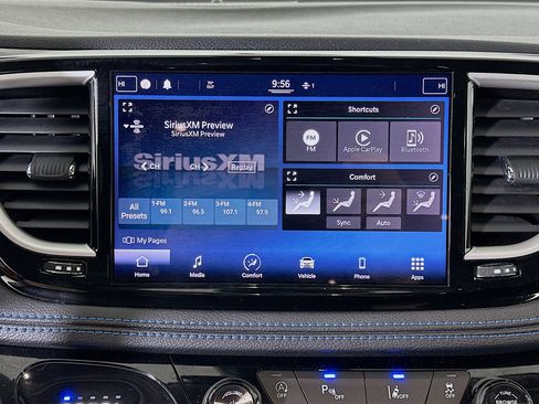 Used 2021 Chrysler Pacifica Touring image 21