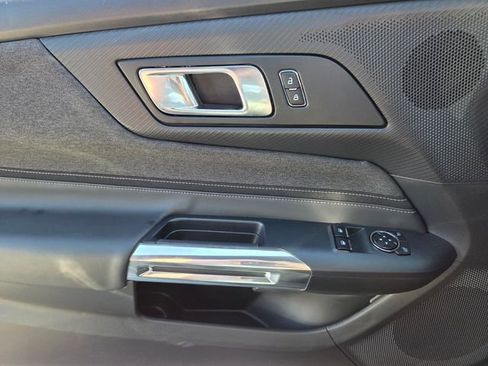 Used 2025 Ford Mustang Coupe RWD image 21