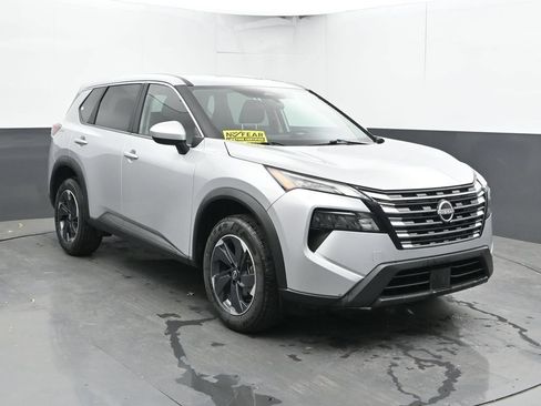Used 2025 Nissan Rogue SV AWD/4WD image 6