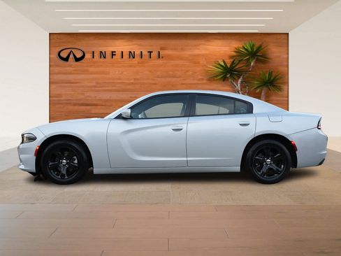 Used 2022 Dodge Charger SXT w/ Leather Interior Group image 4