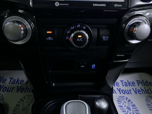 Used 2021 Toyota 4Runner TRD Off-Road Premium w/ Moonroof Package AWD/4WD image 23