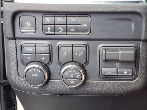 Used 2025 Chevrolet Tahoe RST w/ Comfort Package AWD/4WD image 17