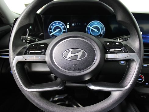 Used 2024 Hyundai Elantra Blue image 11