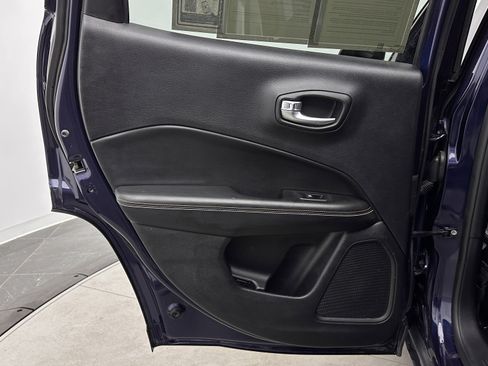 Used 2018 Jeep Compass Latitude image 22