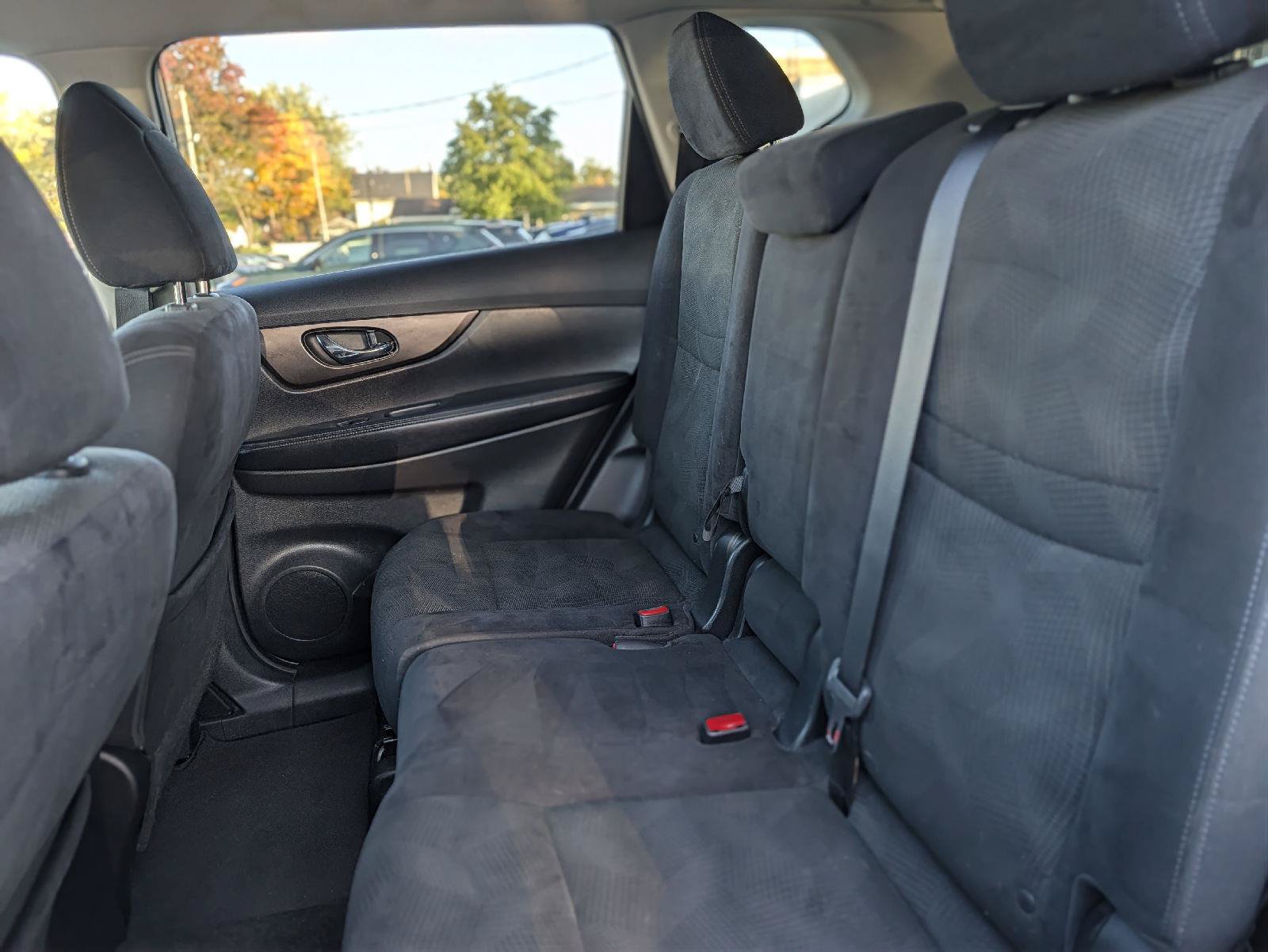 Used 2014 Nissan Rogue SV w/ SV Premium Package AWD/4WD image 35
