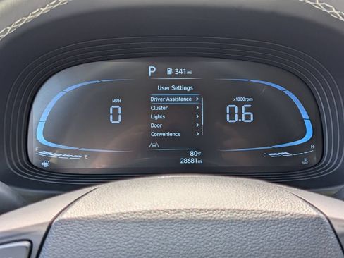 Used 2025 Hyundai Venue SEL FWD image 15