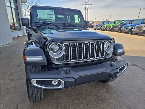 New 2026 Jeep Wrangler Unlimited Sahara AWD/4WD image 14
