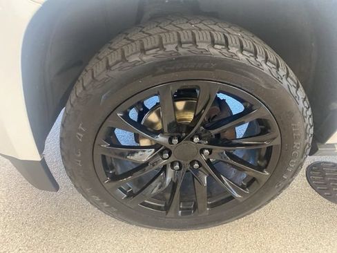 Used 2016 Chevrolet Tahoe LTZ AWD/4WD image 13