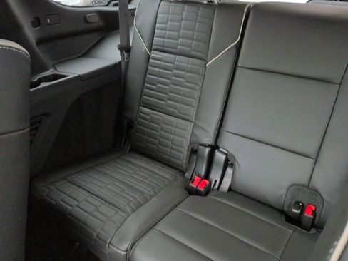 Certified 2024 Cadillac Escalade Sport Platinum w/ LPO, ONYX Package image 16