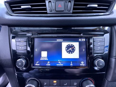 Used 2020 Nissan Rogue S FWD image 25