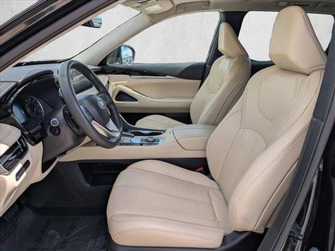 Certified 2025 INFINITI QX60 Pure image 16