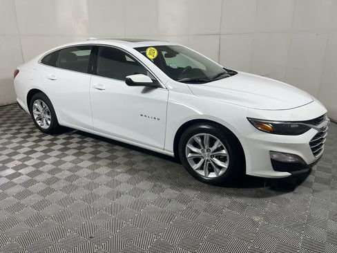 Used 2024 Chevrolet Malibu LT image 2