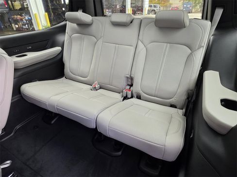 New 2025 Jeep Wagoneer Series II image 17