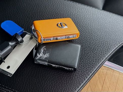 Used 2022 Volvo XC90 T6 Momentum w/ Advanced Package image 32